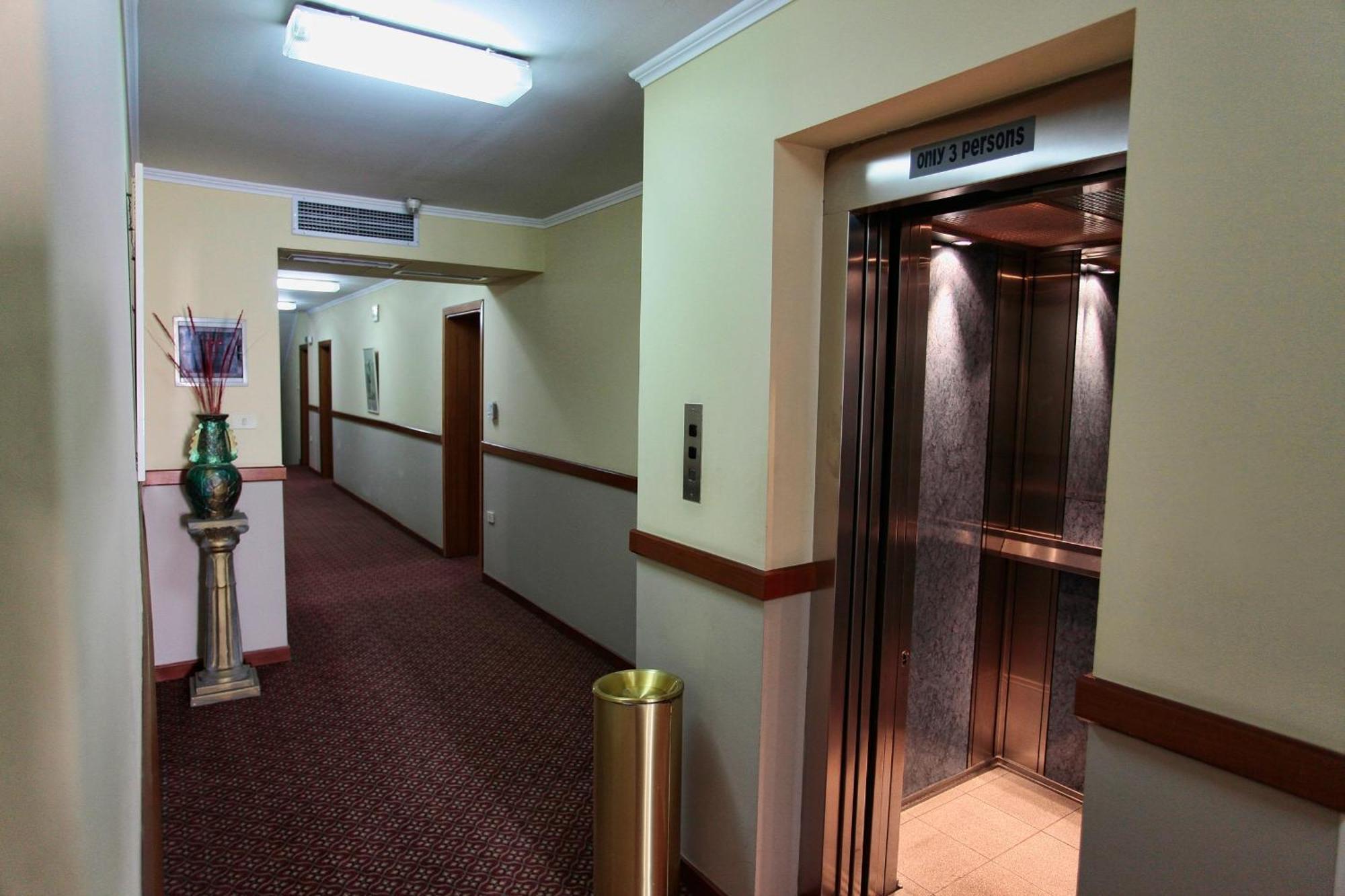 Hotel Regency Korça Exteriör bild
