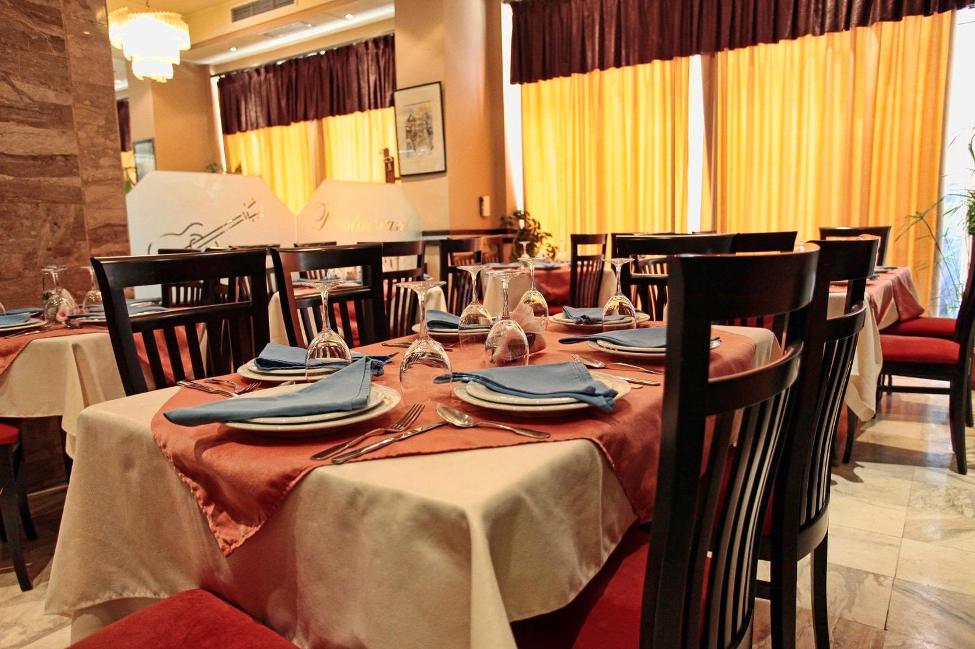 Hotel Regency Korça Exteriör bild