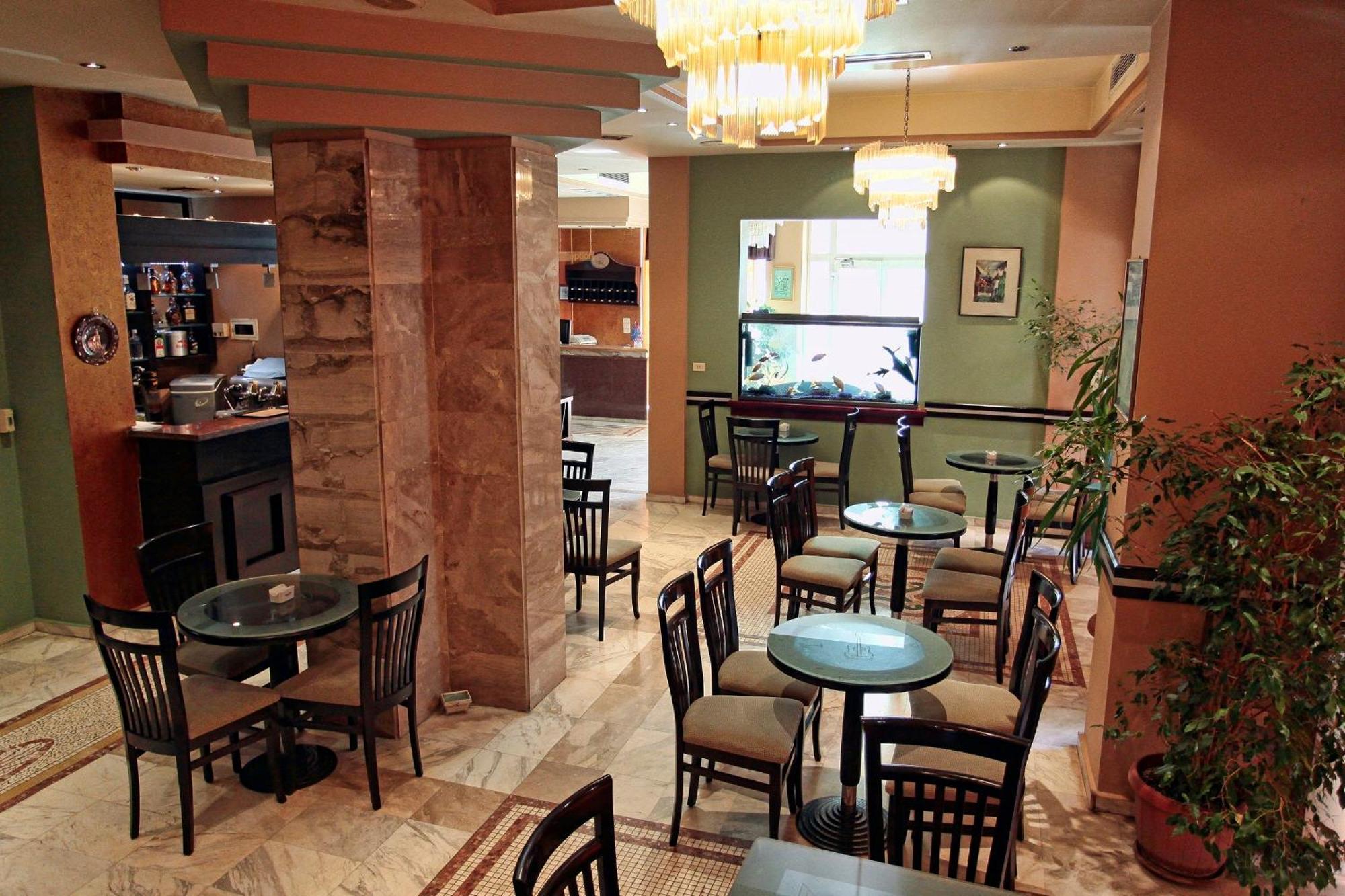 Hotel Regency Korça Exteriör bild