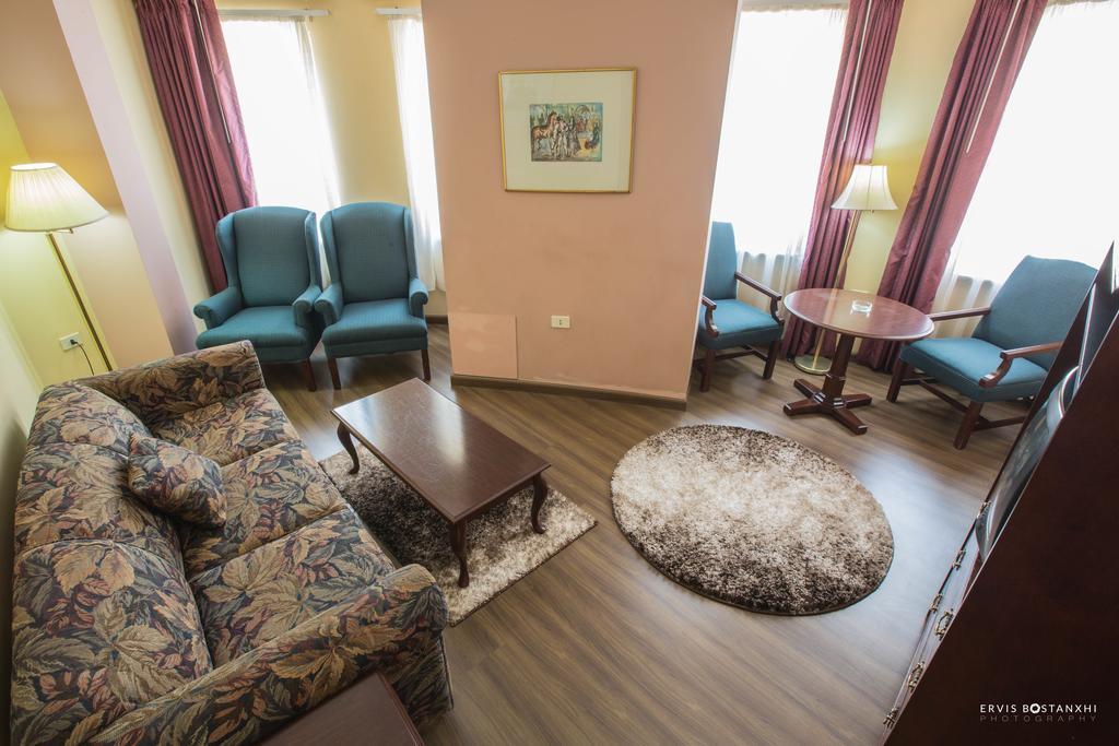 Hotel Regency Korça Exteriör bild